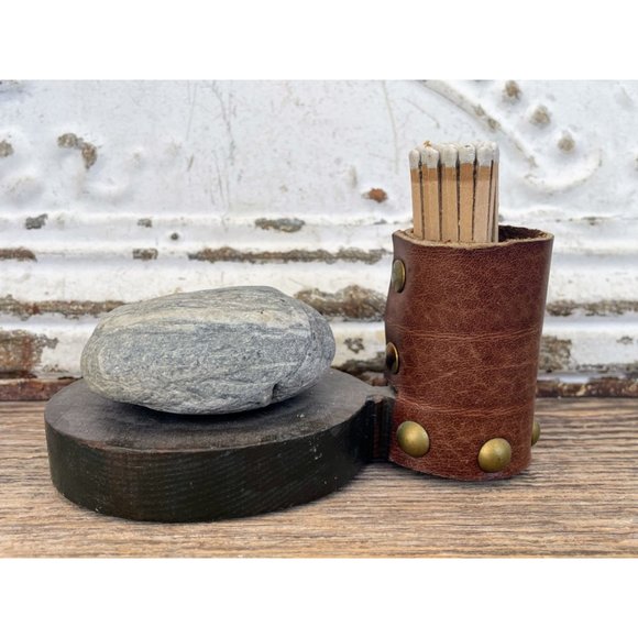 Vintage Alaska Art Match Safe Flint Rock Leather Artist Signed - Picture 11 of 11